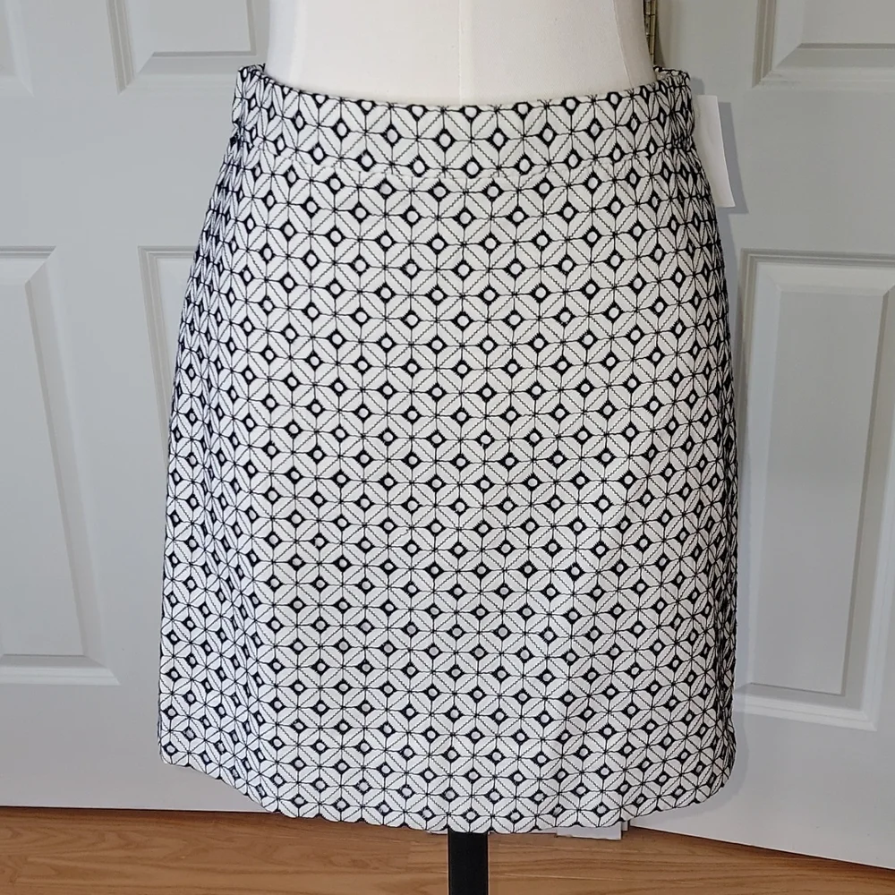 NWT, J.Crew Eyelet Skirt: Flattering! - Picture 3 of 13